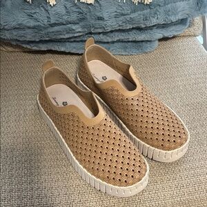 Tommy Bahama Ilsa Jacobsen style slip ons sz 10